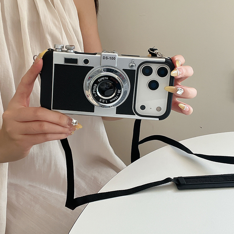Emily in Paris Vintage Camera  – Vintage Items recenzja i cena
