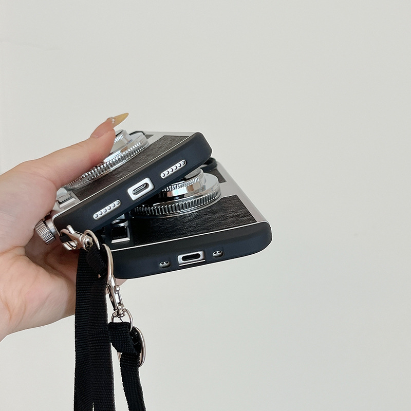 Emily in Paris Vintage Camera  – Vintage Items recenzja i cena