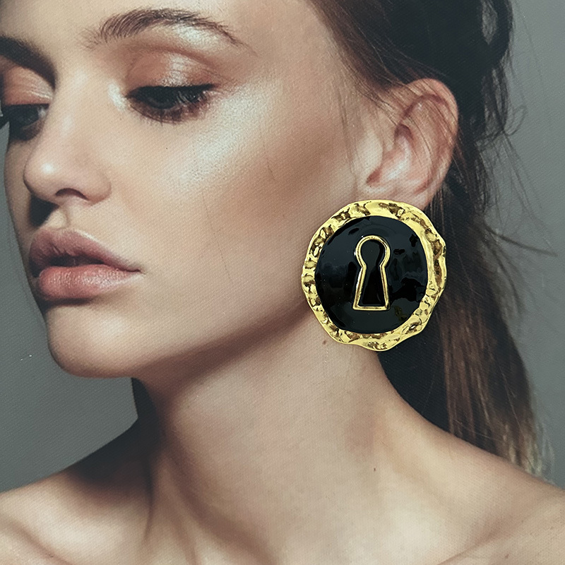 Exaggerated Black Enameled All – Vintage Collectible Jewelry recenzja i cena